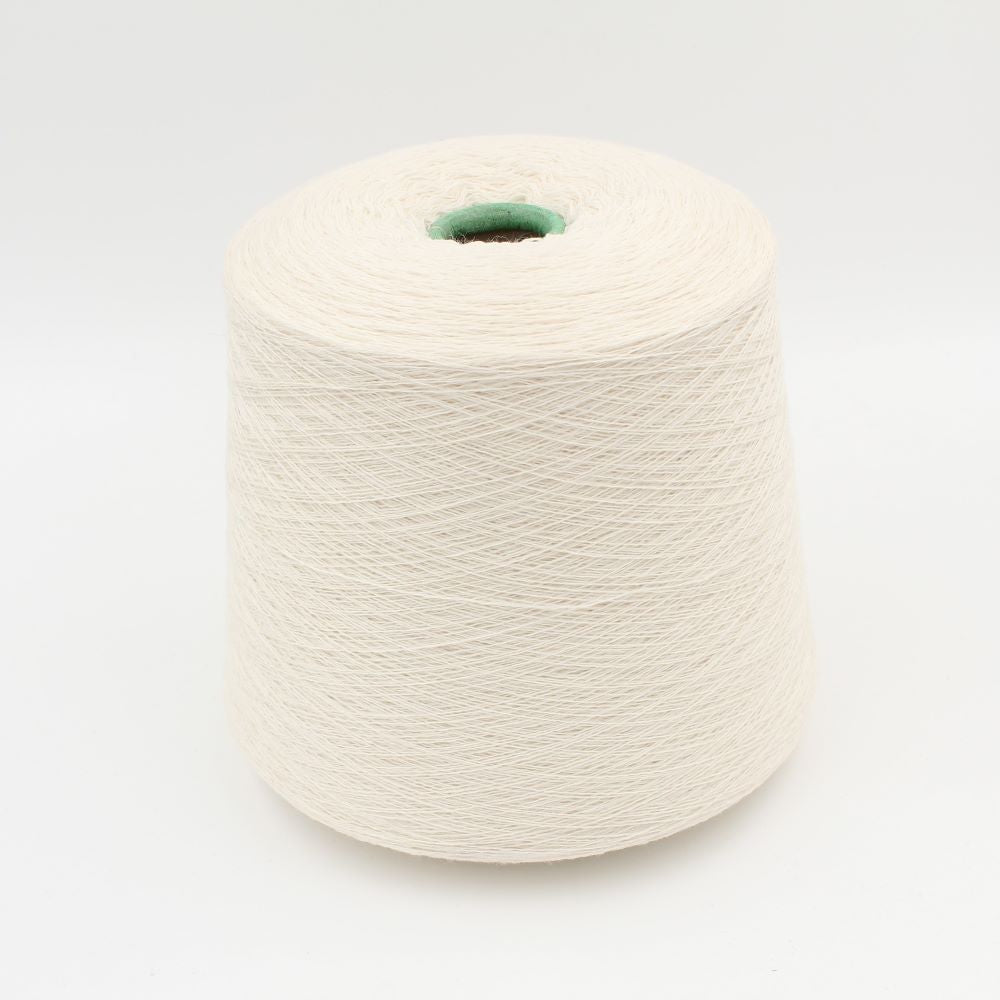 2/28 70% merino extrafine 30% cashmere colore bianco naturale rocca 530 gr