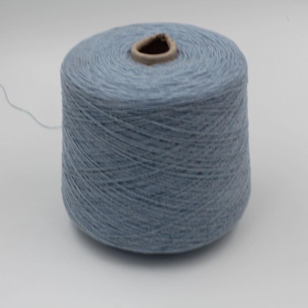 ALTER-ECO filato 97% cashmere 3% lana merino nm 2/12 colore celeste rocche 470 gr