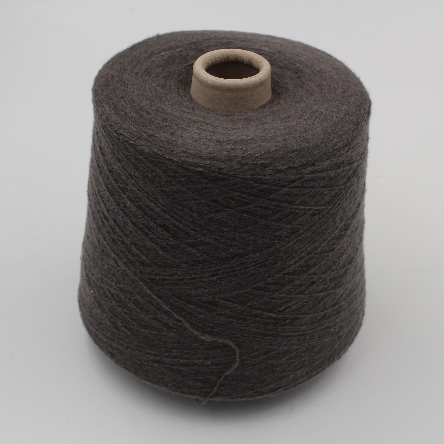 ALLLIGHTLONG Filato merinos 45% cashmere 45% poliammide 10% nm. 11800 colore marrone scuro rocche 550gr