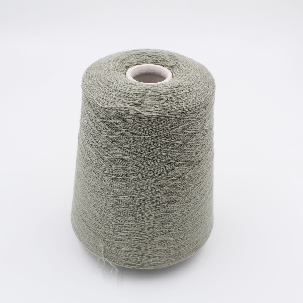 Filato Cashmere 90% Seta 10% nm. 2/48 colore verde chiaro rocche 560 gr