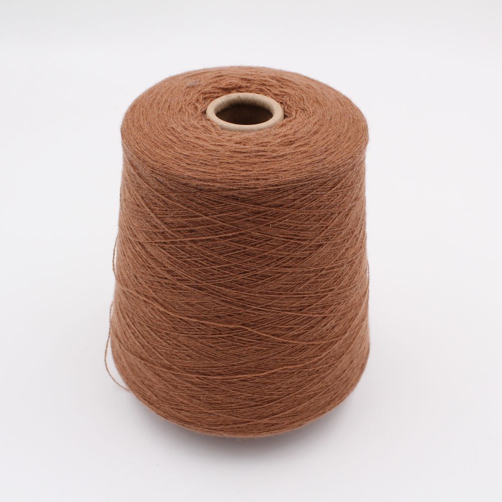 2/28 70% merino extrafine 30% cashmere colore marrone rocche 580 gr
