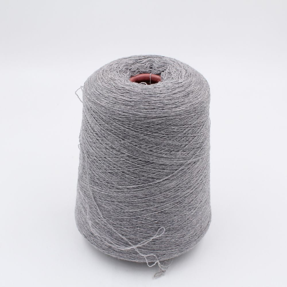 2/28 70% extrafine merino 30% cashmere color light grey cones 520 gr