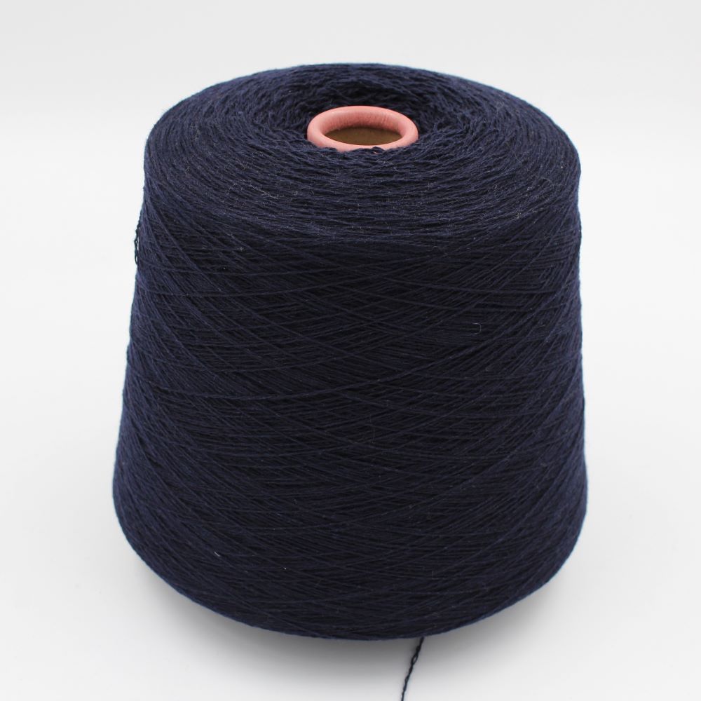 2/28 70% merino extrafine 30% cashmere colore blu rocche 510gr