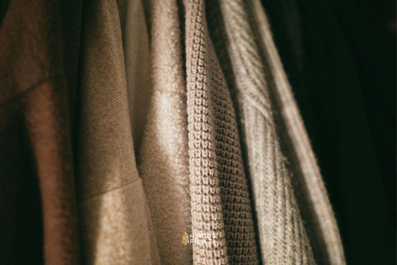 The Benefits of Cashmere: Why Choose Cashmere for Your Hand or Machine Knitting Projects