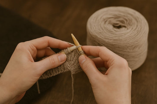 ♻️ Cashmere riciclato: la scelta intelligente (e bellissima) per i tuoi lavori a maglia