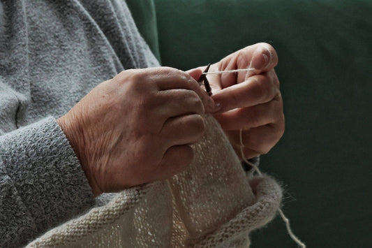 L’utilizzo della lana nel lavoro a maglia: tradizione, versatilità e sostenibilità