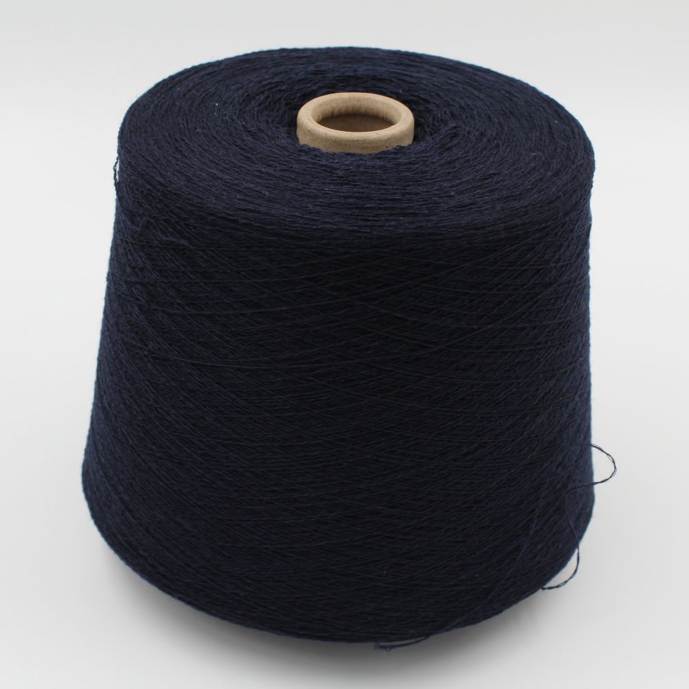 Filato da macchina 2/30 70% merino extrafine 30% cashmere colore blu rocca 530 gr