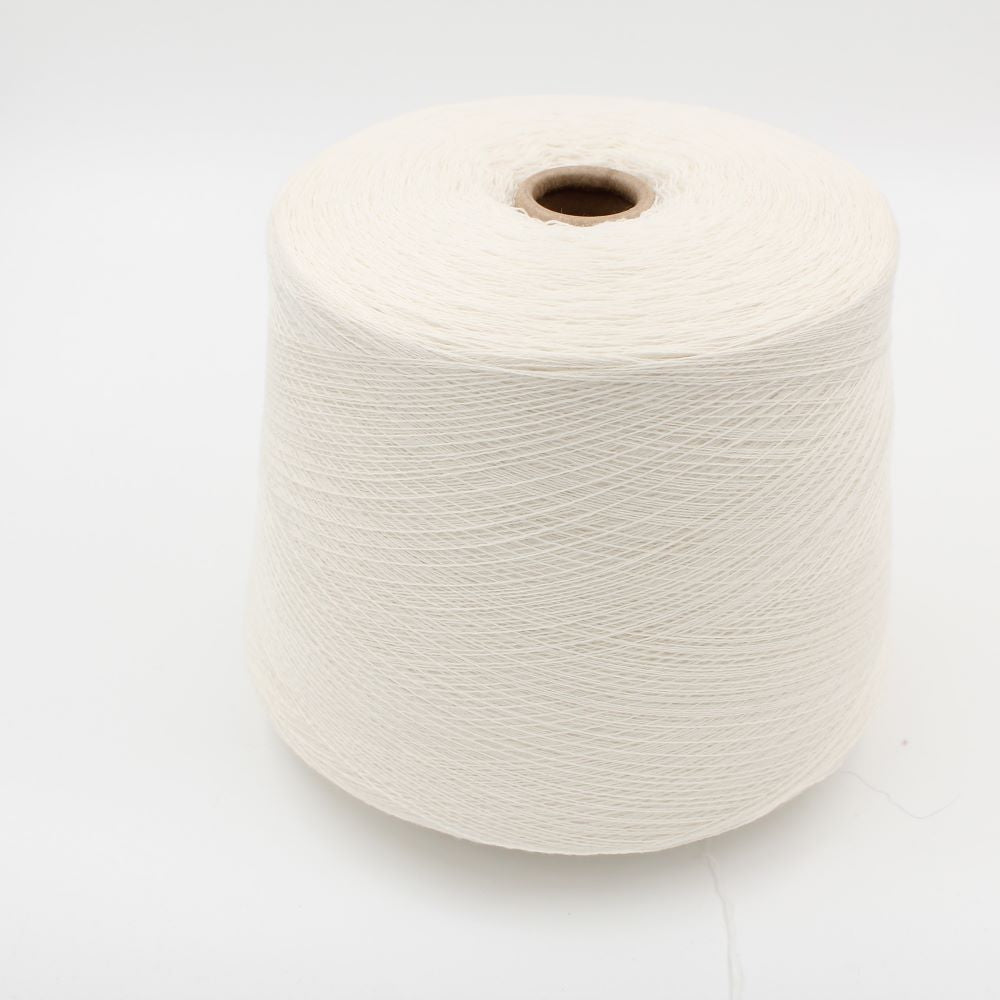 Filato da macchina 2/30 70% merino extrafine 30% cashmere colore bianco rocca 570 gr