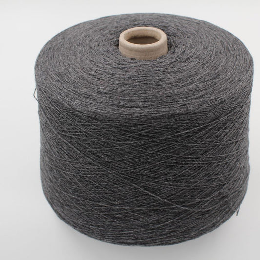 Filato 2/28 100% Cashmere per macchina 12 grigio medio colore rocche 660 gr