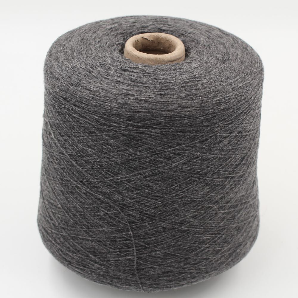 Filato 2/28 100% Cashmere colore grigio scuro rocche 410 gr