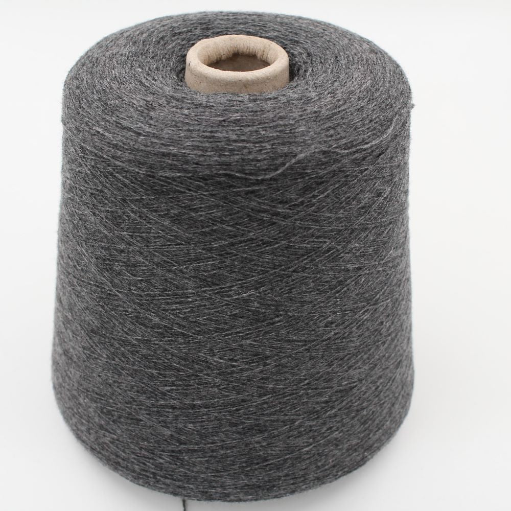 Filato 2/28 100% Cashmere colore grigio rocche 660 gr