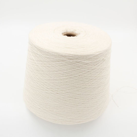 2/28 70% merino extrafine 30% cashmere colore bianco naturale rocca 610 gr
