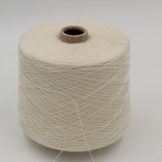 Filato Nm. 2/28 70% merino extrafine 30% cashmere colore panna rocca 590 gr