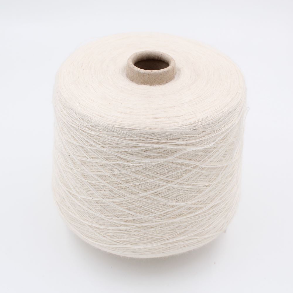 Yarn 2/28 100% Merinos color white cones 520gr