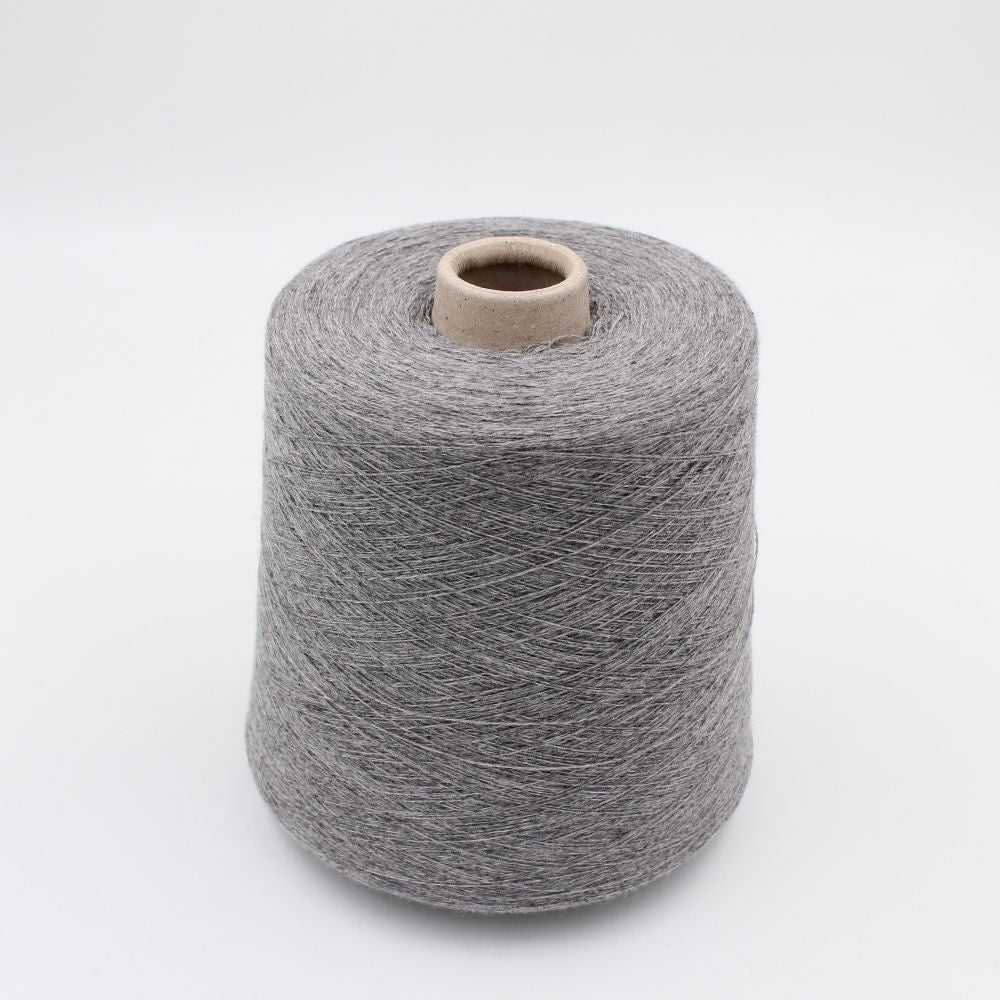 Filato 2/28 100% Cashmere colore grigio perla rocche 770gr