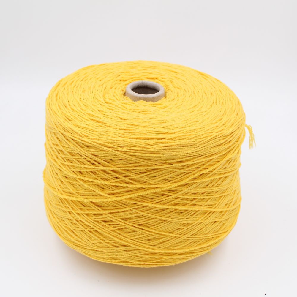 Yarn 100% merinos nm 6/15 red color 500gr cones