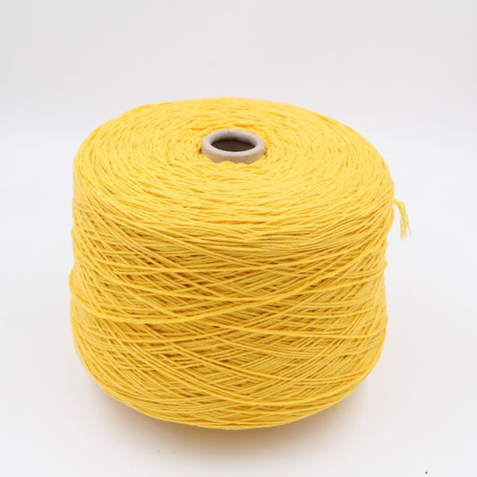 Yarn 100% merinos nm 6/15 red color 500gr cones