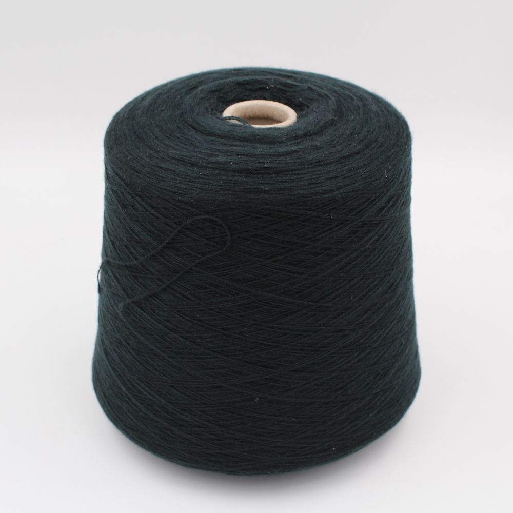 Yarn 2/26 100% Baby cashmere color forest green cones 470gr