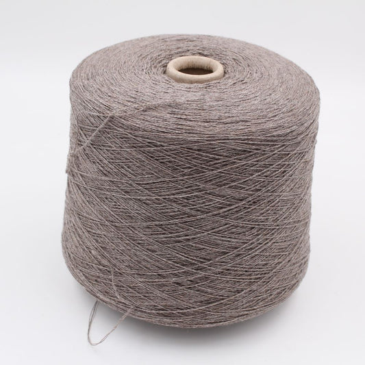 Filato 50% Merinos Extrafine 30% Seta 20% Cashmere nm. 2/20 colore dark brown rocche 510gr