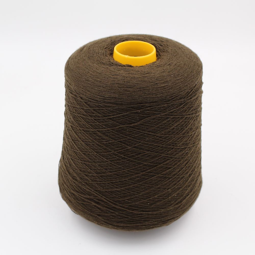 Yarn 2/28 100% Cashmere color green cones 500gr