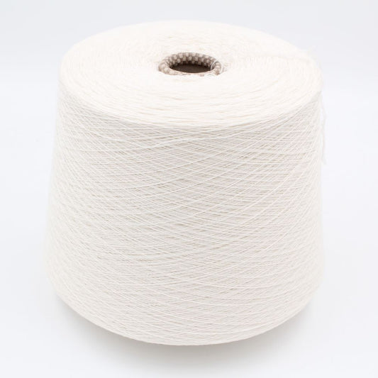 2/28 70% extrafine merino 30% cashmere color white cones 540 gr