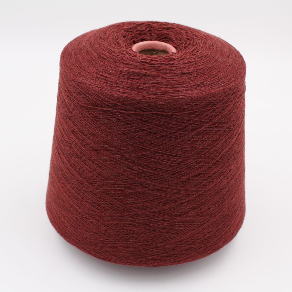 Yarn 2/28 100% Cashmere color red cones 520gr