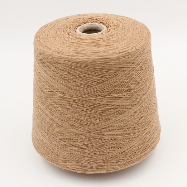 Filato da macchina 2/28 70% merino extrafine 30% cashmere colore beige rocca 400 gr