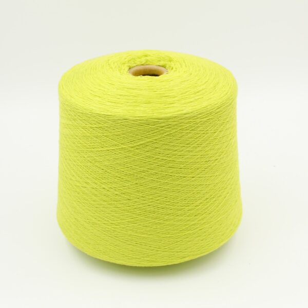 Filato da macchina 2/30 70% merino extrafine 30% cashmere colore verde fluo scuro rocca 540 gr