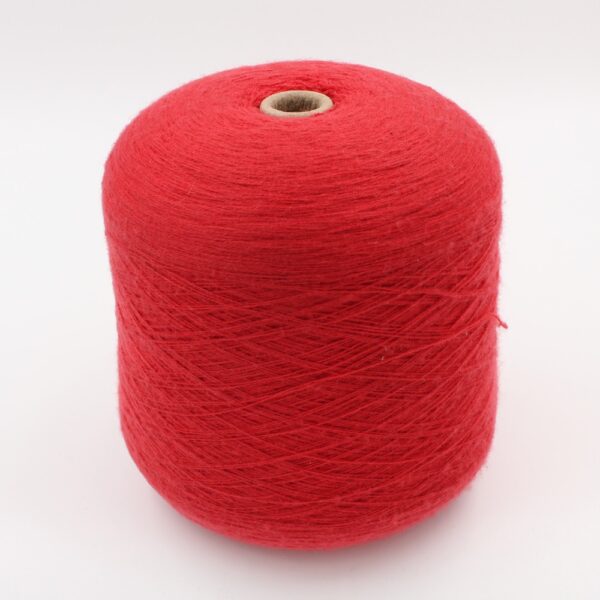 Yarn 2/28 100% Cashmere color red cones 470 gr