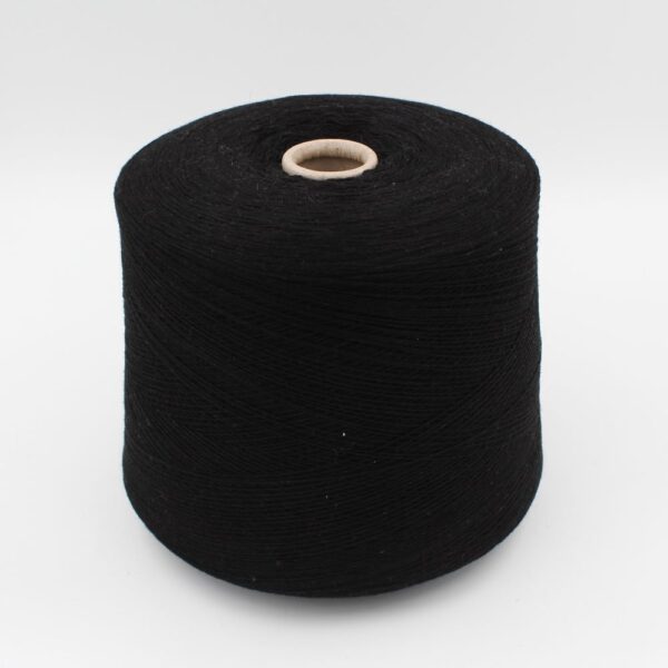 2/28 70% merino extrafine 30% cashmere colore nero rocca 770 gr