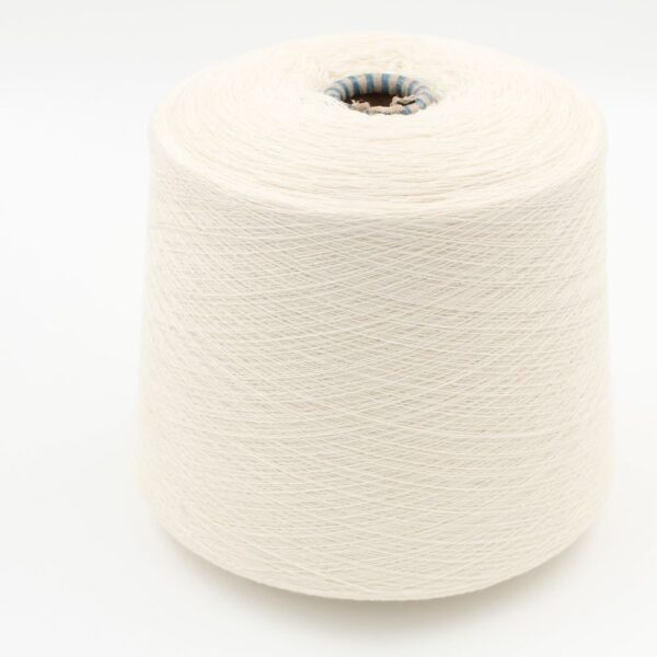 Filato da macchina 2/30 70% merino extrafine 30% cashmere colore bianco naturale rocca 560 gr