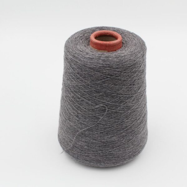 Filato 2/28 100% Cashmere per macchina 12 colore grigio medio rocche 420 gr