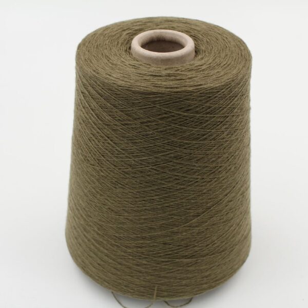 2/26 100% cashmere color military green cones 490 gr