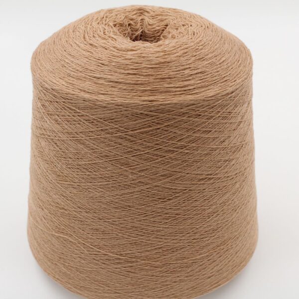 2/28 70% merino extrafine 30% cashmere colore cammello rocca 550 gr