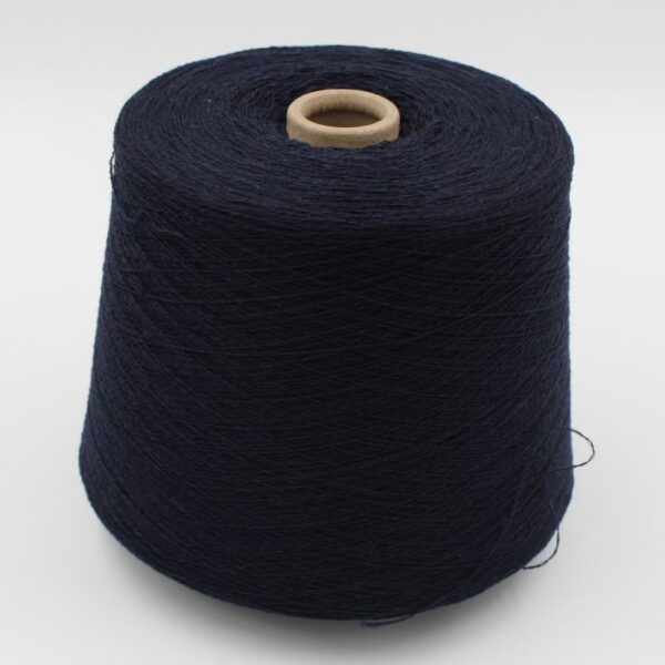 2/28 70% merino extrafine 30% cashmere colore blu rocca 530 gr