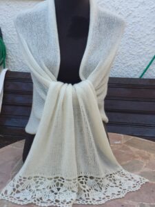 white shawl chunky knitting machine