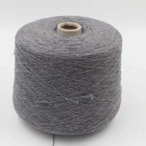 Filato 2/28 100% Cashmere per macchina 12 colore grigio chiaro rocche 610 gr