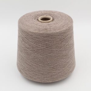 2/28 70% merino extrafine 30% cashmere color beige cones 520 gr