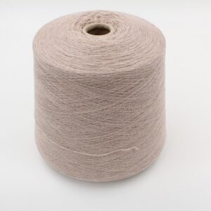 2/28 70% merino extrafine 30% cashmere colore naturale rocca 410 gr