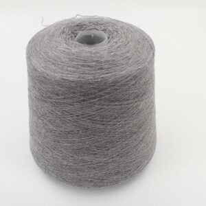 2/28 70% merino extrafine 30% cashmere colore grigio chiaro rocca 520 gr