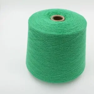 Filato da macchina 2/30 70% merino extrafine 30% cashmere colore verde rocca 530 gr