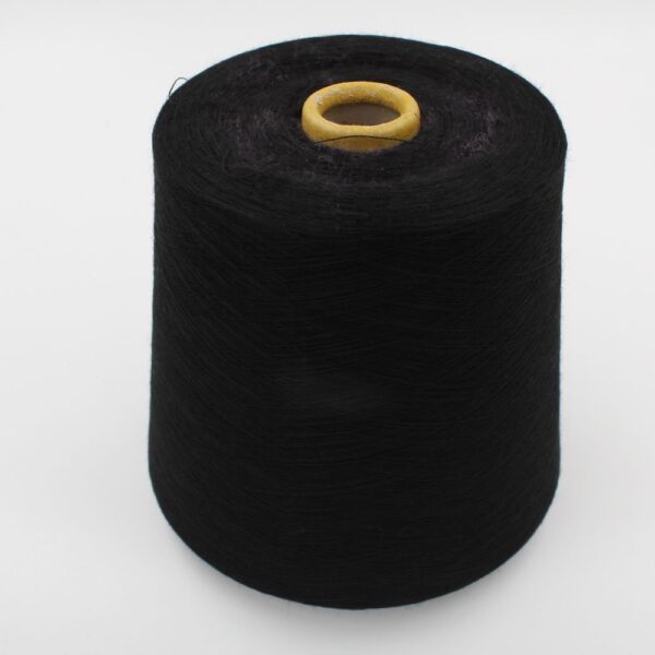 Filato 2/28 100% Cashmere per macchina 12 colore nero rocche 530 gr