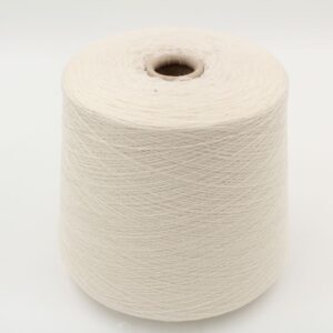 Yarn for knitting machine 2/30 70% merino extrafine 30% cashmere color natural white cones 530 gr