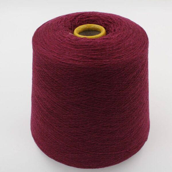 2/28 70% merino extrafine 30% cashmere colore vinaccia rocca 510 gr