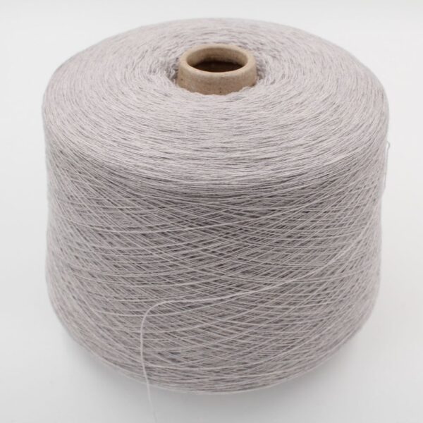 Filato 2/28 100% Cashmere per macchina 12 grigio perla colore rocche 630 gr