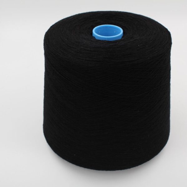 Filato da macchina 2/30 70% merino extrafine 30% cashmere colore nero rocca 600 gr