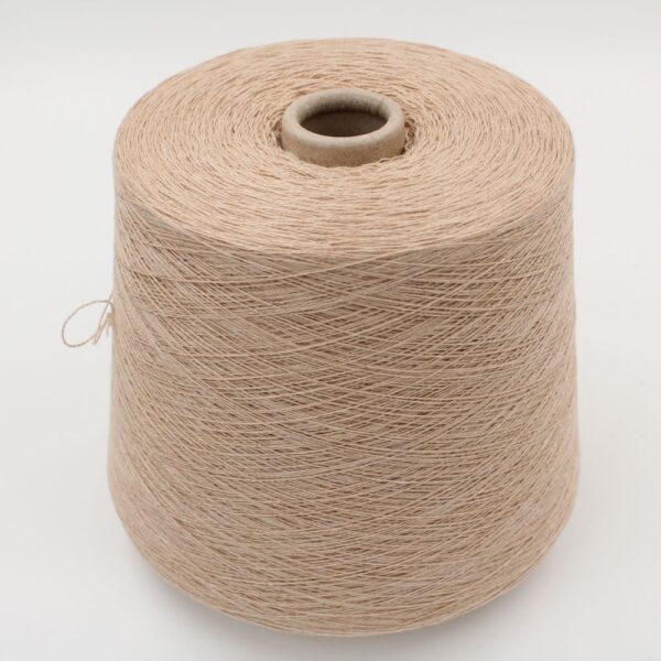 2/28 70% merino extrafine 30% cashmere color beige cone 530 gr