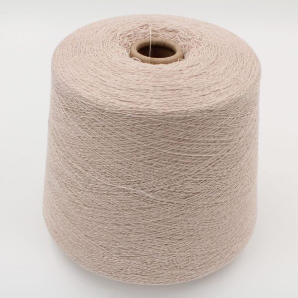 2/28 70% merino extrafine 30% cashmere color beige cone 560 gr