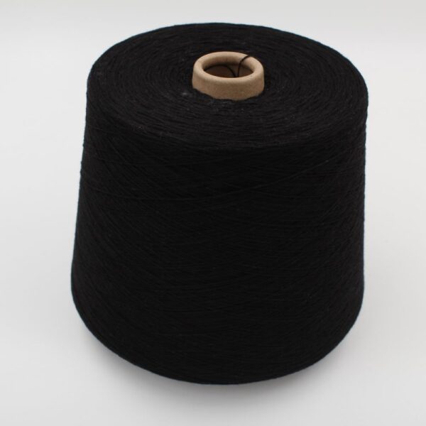 2/28 70% merino extrafine 30% cashmere color black cone 540 gr