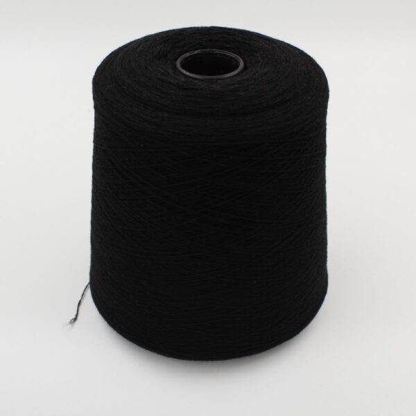 2/28 70% merino extrafine 30% cashmere color black cone 750 gr